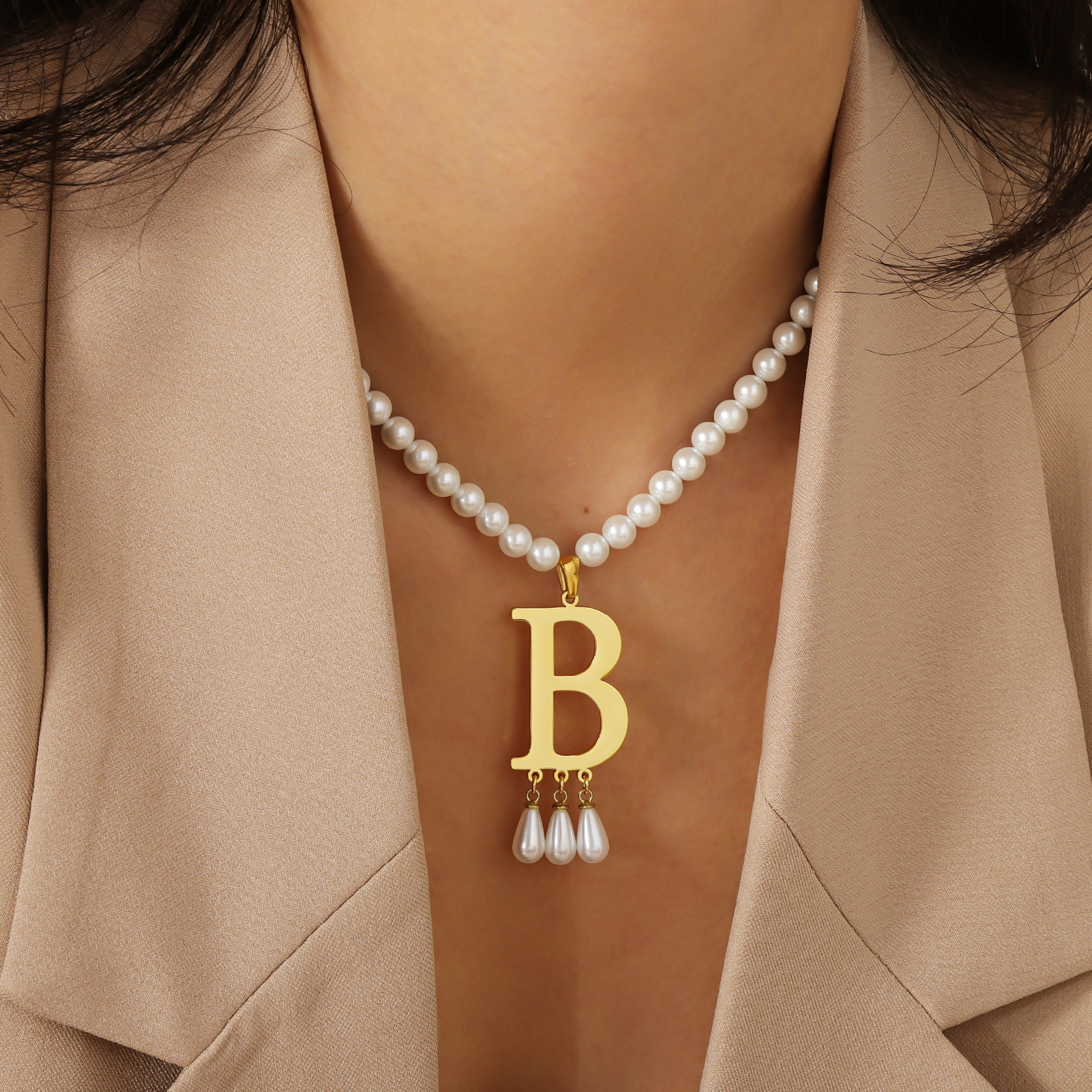 Customized Initial Pendant Lux - Pearl Trim Chain ulasan dan harga